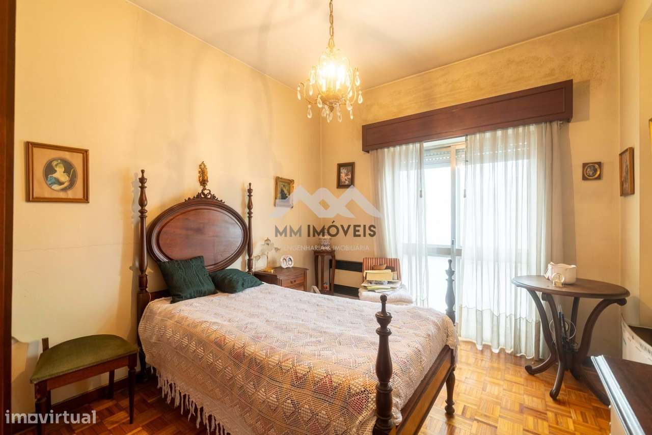 Apartamento T3+1 | Costa Cabral | Boas áreas | Garagem | Elevador | Va - Grande imagem: 5/28