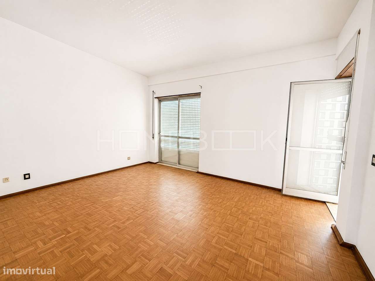 Apartamento T3  em Setúbal com varanda-23