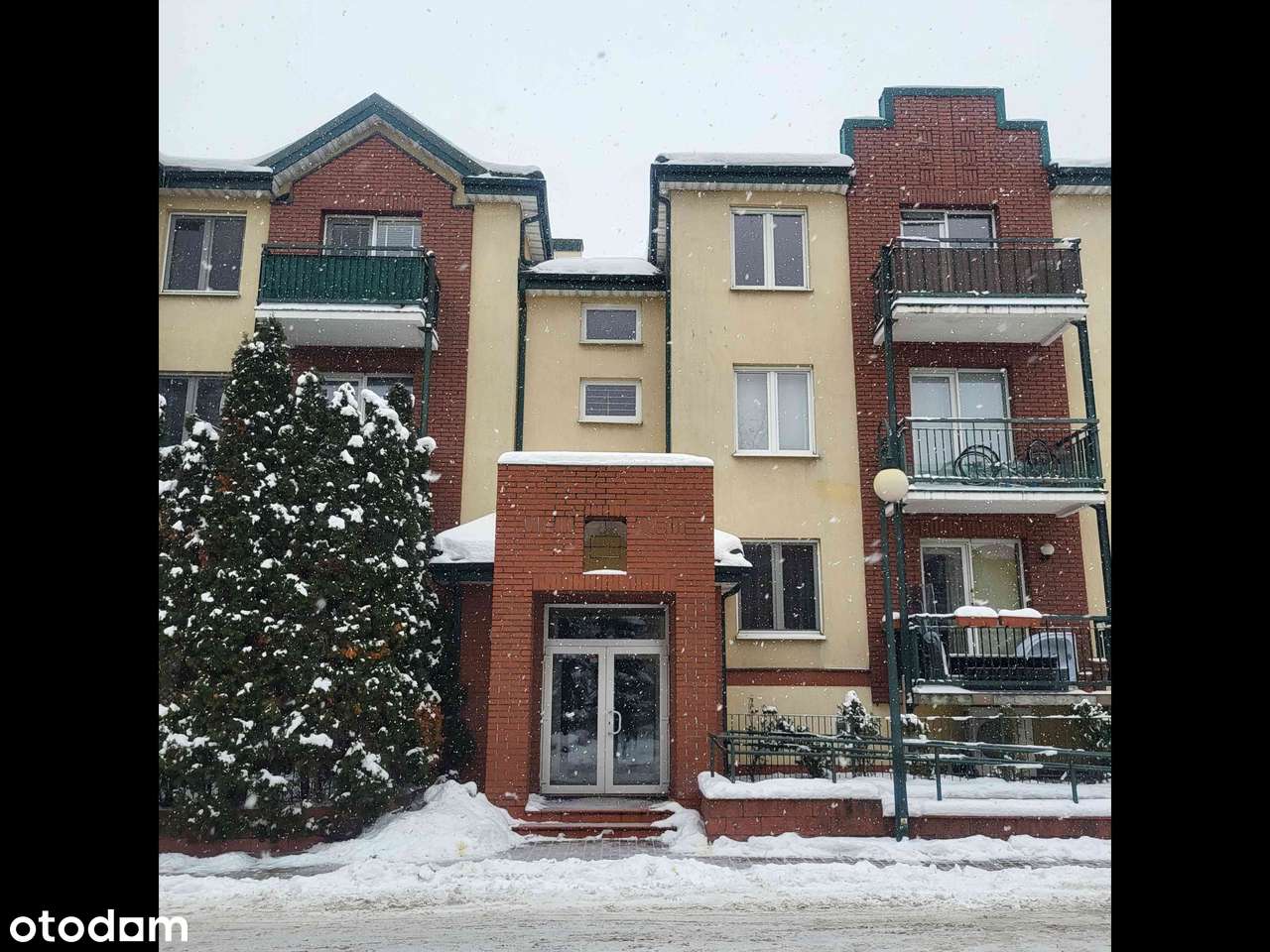 3 pokoje + piwnica, na zamkniętym osiedlu-0