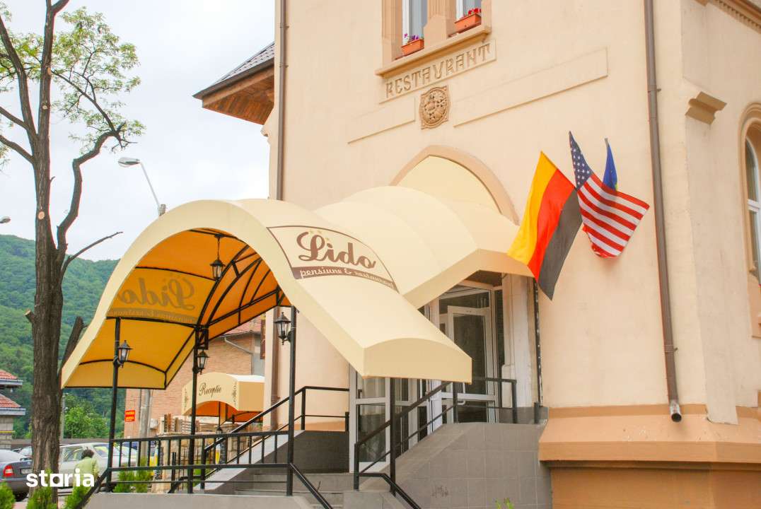 Pensiune cu Istorie si Stil in Inima orasului Piatra Neamt-11