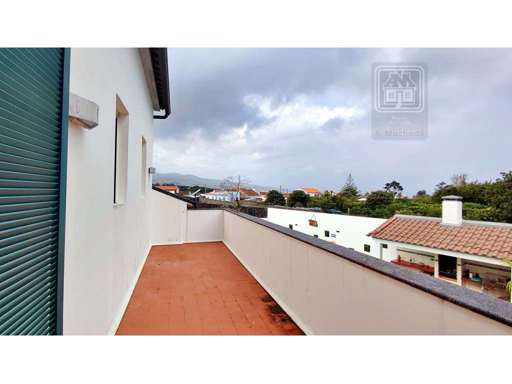 VENDA de MORADIA - VIVENDA com alojamento local e piscina - Fenais ...-31