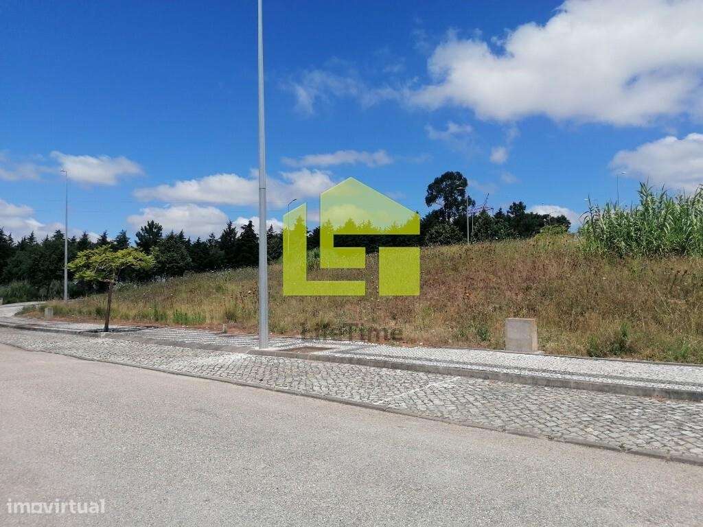 Terreno para moradia isolada  junto ao Intermarchê - Grande imagem: 4/19