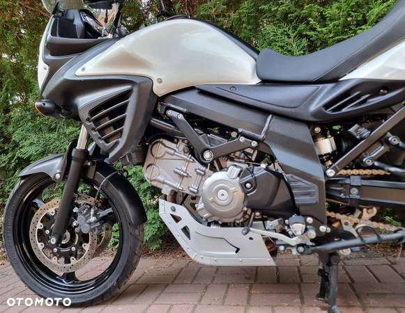 Suzuki V-STROM - 8