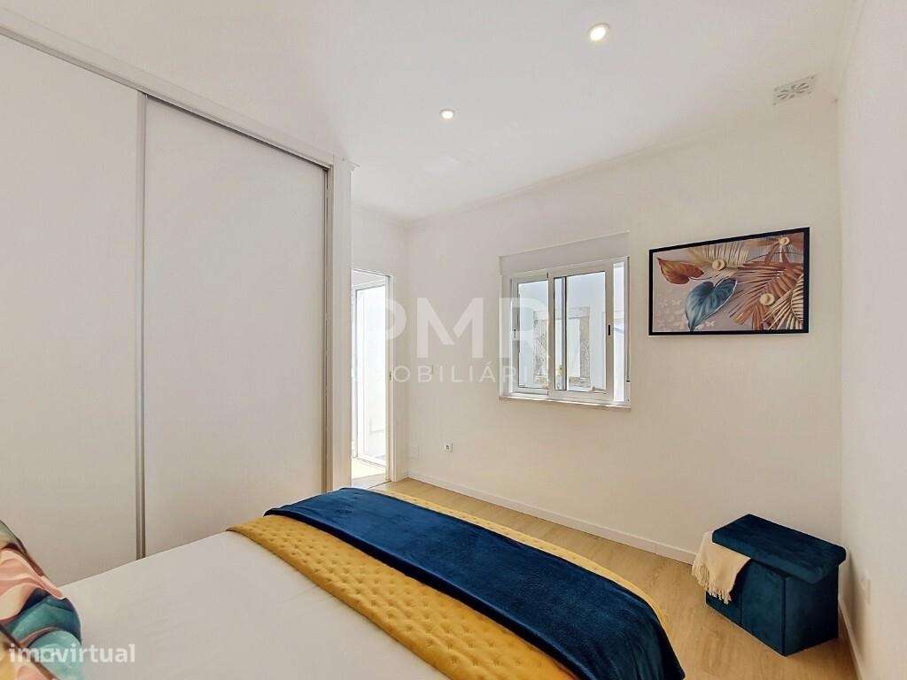 Moradia totalmente renovada com espaço exterior – Vale de Figueira-11