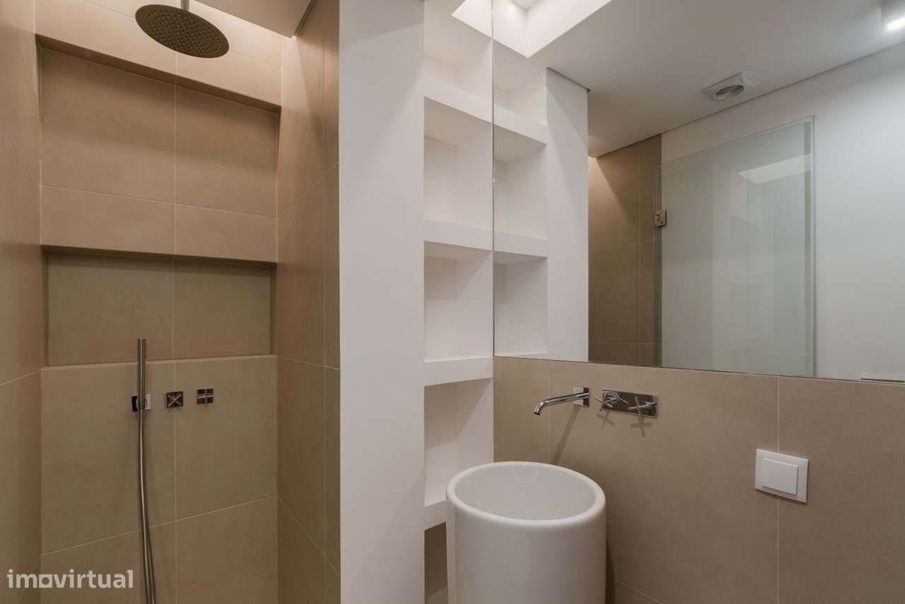 T2 Renovado com Garagem na Av. 5 de Outubro – Elegância e Funcionali - Grande imagem: 5/42