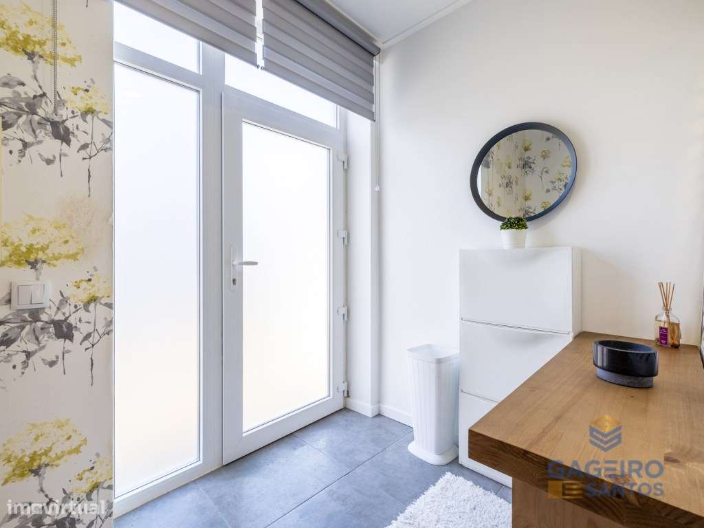 Moradia T2 + Estúdio com acesso independente a 250 metros da Baía - Grande imagem: 2/23