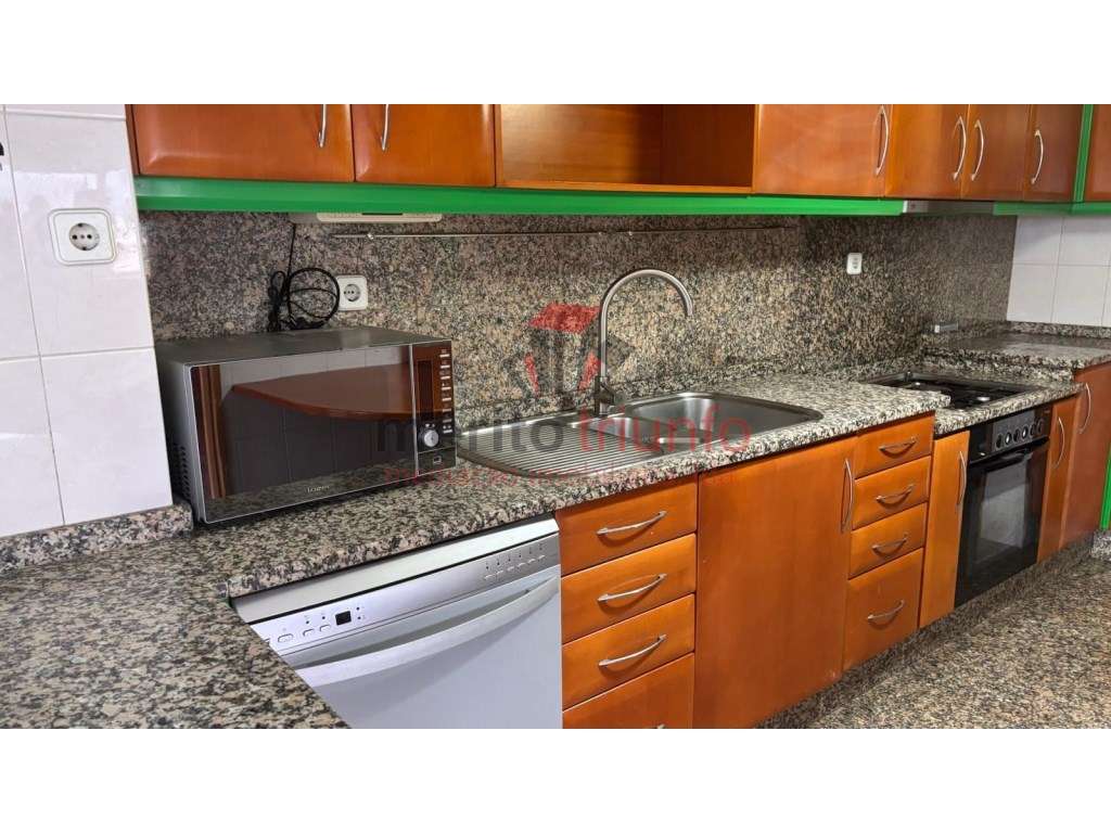 Oferta da escritura e Registo - Ap. T3 - Vila das Aves-11