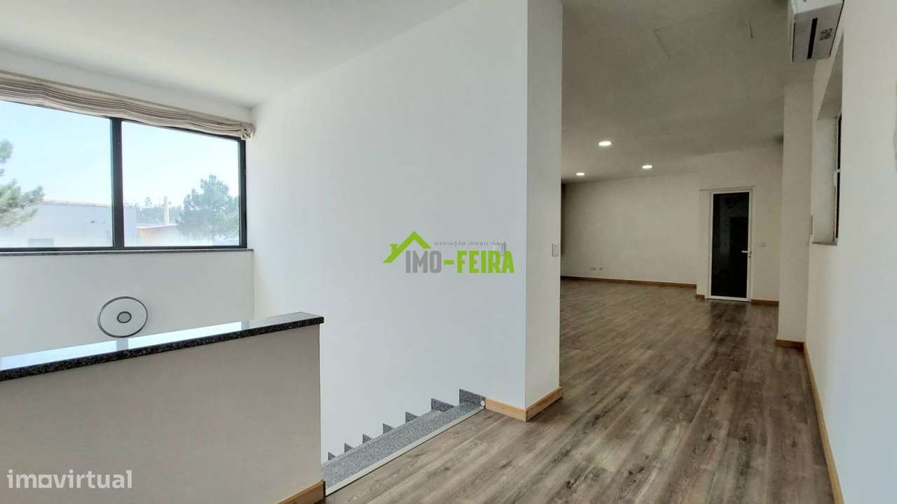 Pavilhão industrial , Fiães-32