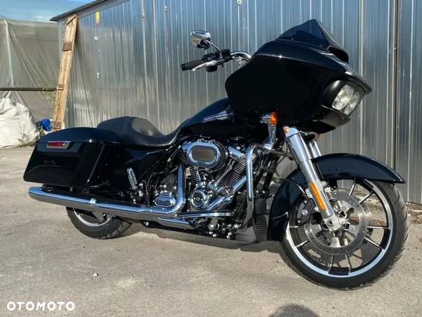 Harley-Davidson Touring Road Glide - 2