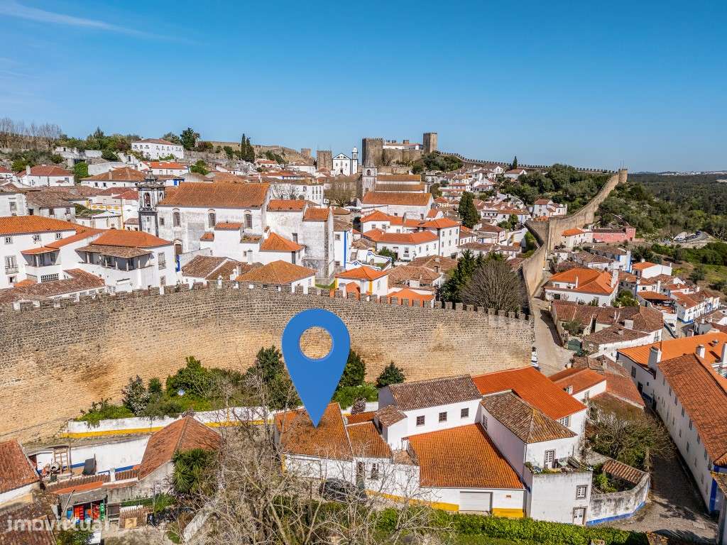 Moradia junto às muralhas do Castelo de Óbidos-30