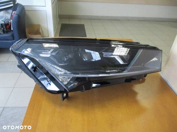 LAMPA PRZEDNIA PRAWA SKODA ENYAQ 5LB941016A - 2