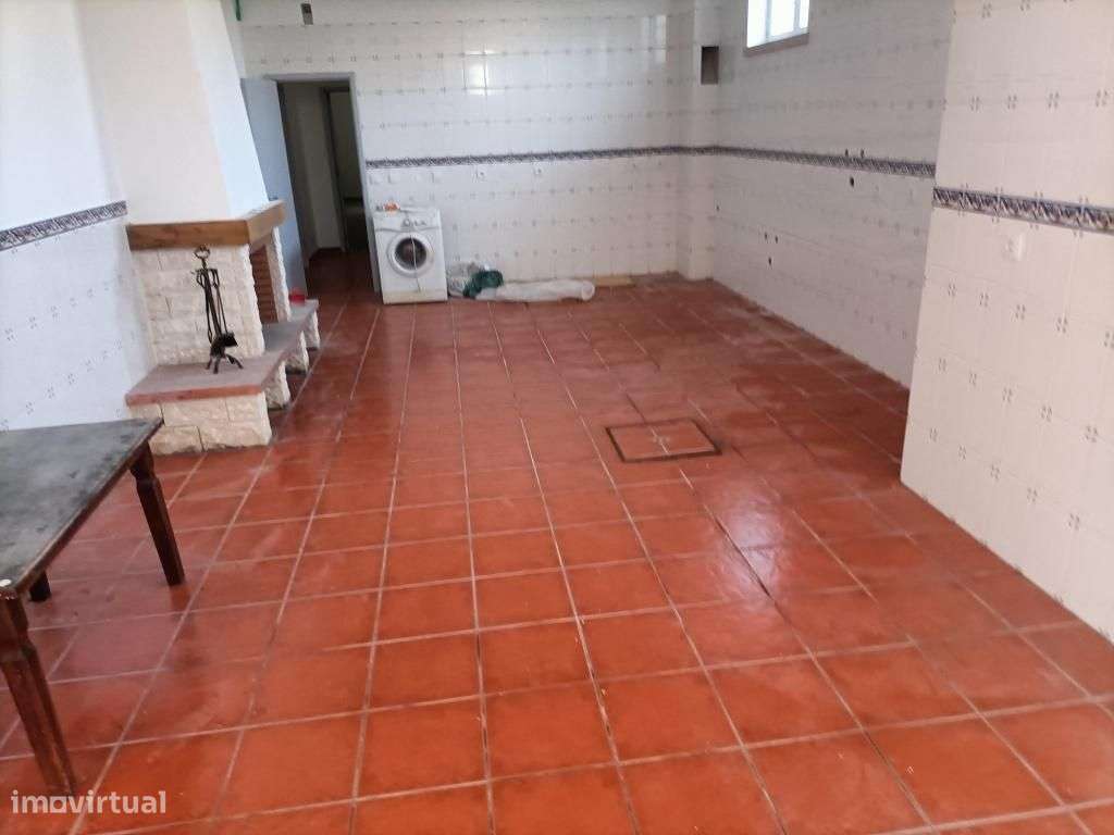 Moradia-T-8 com Terreno-Casal Jorge Dias-Alcobaça-Leiria-16