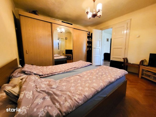 Casa 8 Camere, 3 Apartamente, Singur in curte-12