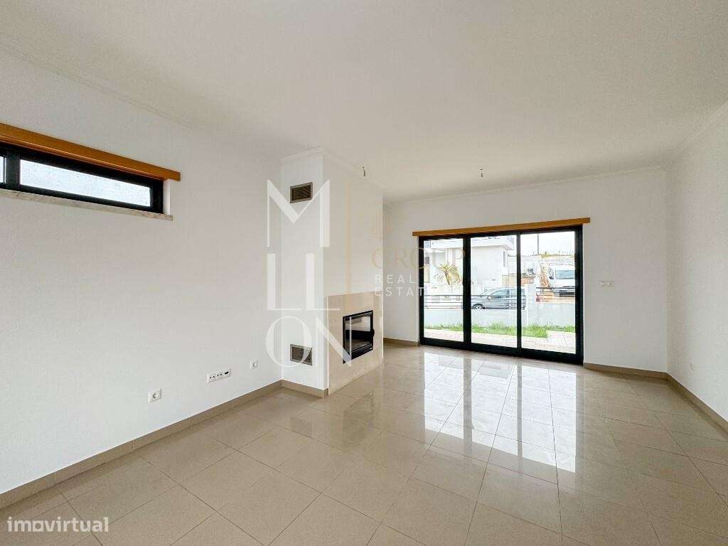 MORADIA T5 RENOVADA | GARAGEM 100 m2 | PRONTA A HABITAR – FEIJÓ-6