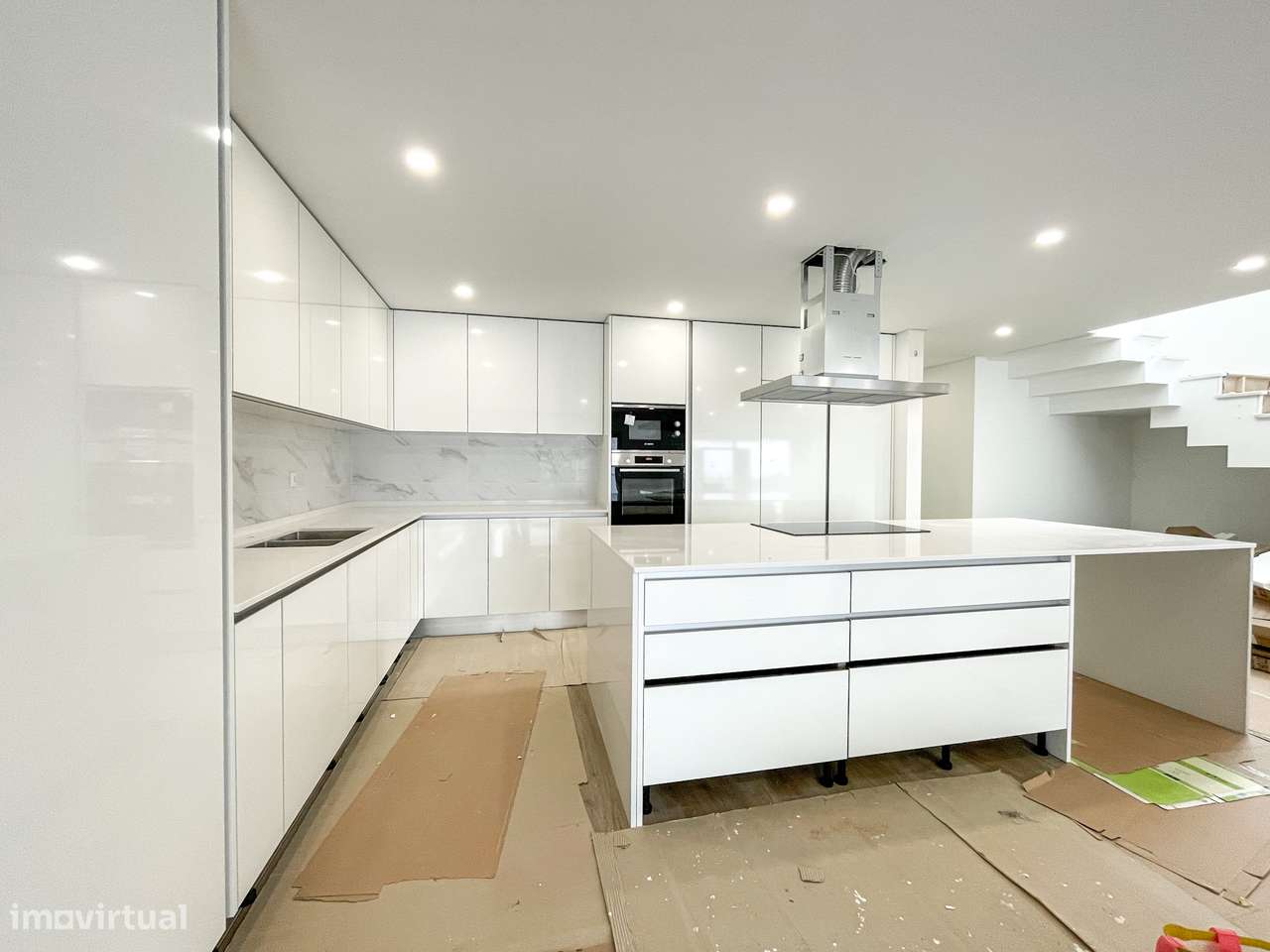 Moradia T4 com Piscina - Santa Iria de Azoia (Bairro da Salvação)-21