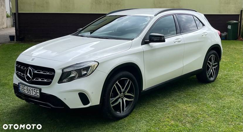 Mercedes-Benz GLA 200 7G-DCT Style - 2