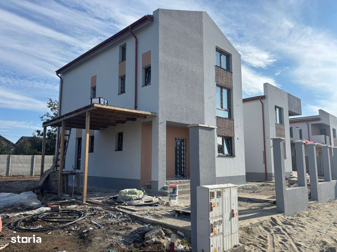 Casa tip P+1+Mansarda  Comuna Berceni Ilfov - Imagine principală: 2/8