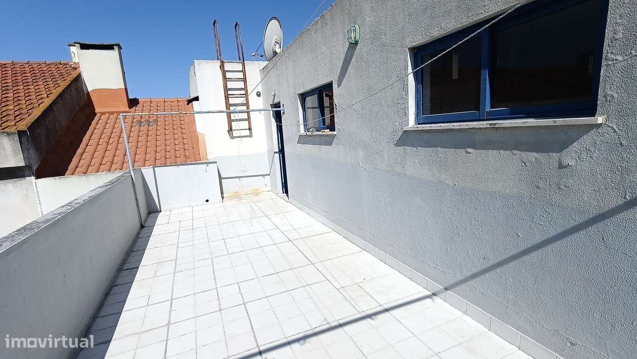 T3 com Arrecadação e Terraço, Pronto a habitar-40