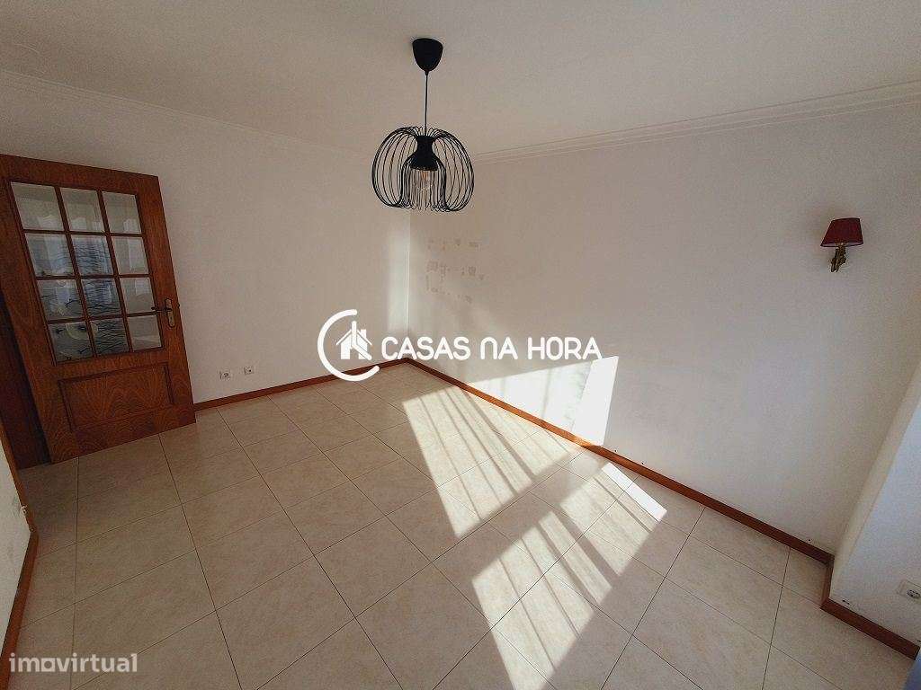 ÓTIMO APARTAMENTO T1 - PRÓXIMO PSP e LIDL / RIO DE MOURO - Grande imagem: 5/30