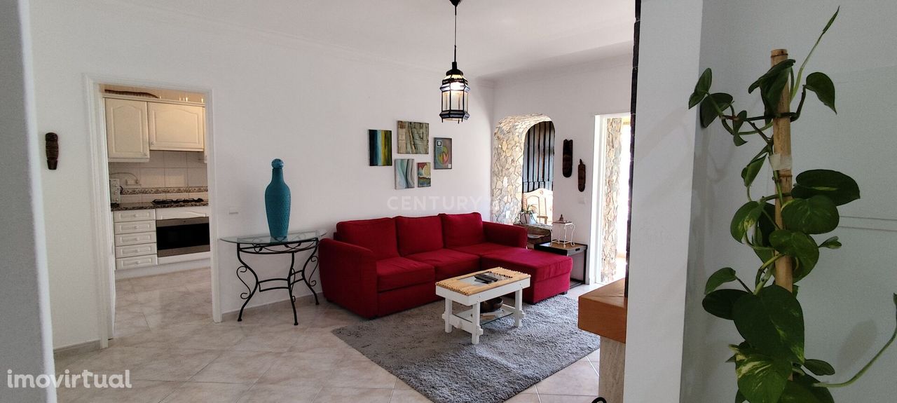 APARTAMENTO T0+1 A 700MT DA PRAIA DA FALÉSIA