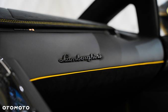 Lamborghini Aventador Roadster LP750-4 SuperVeloce - 19