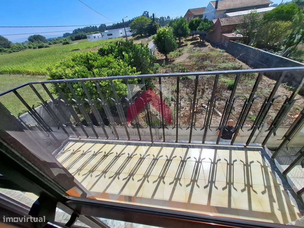 Moradia T3 Isolada na Costa do Valado-10