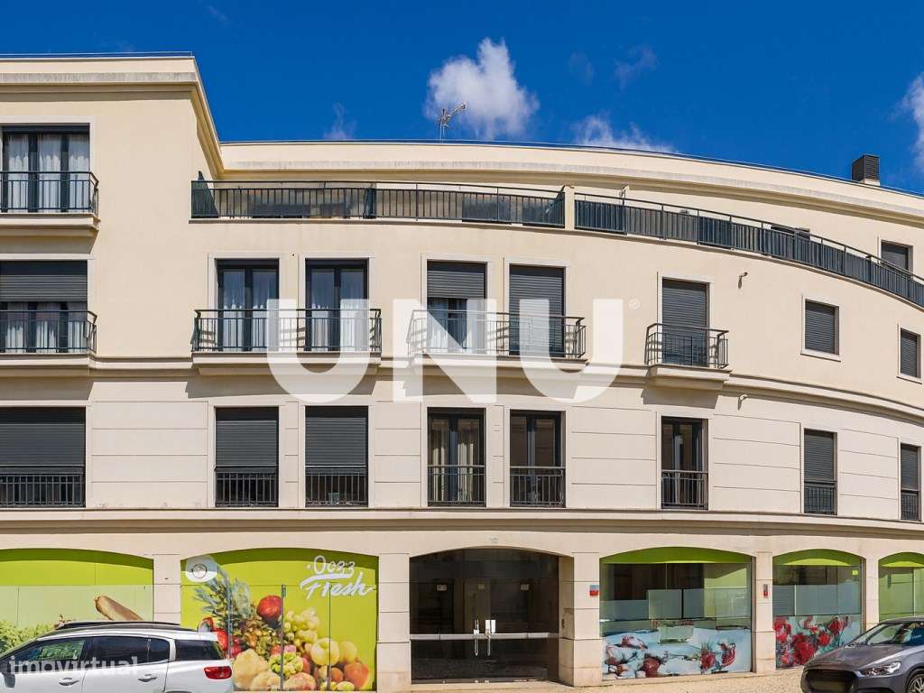 Apartamento T2, com estacionamento, para arrendar em Vila Franca de... - Grande imagem: 1/19