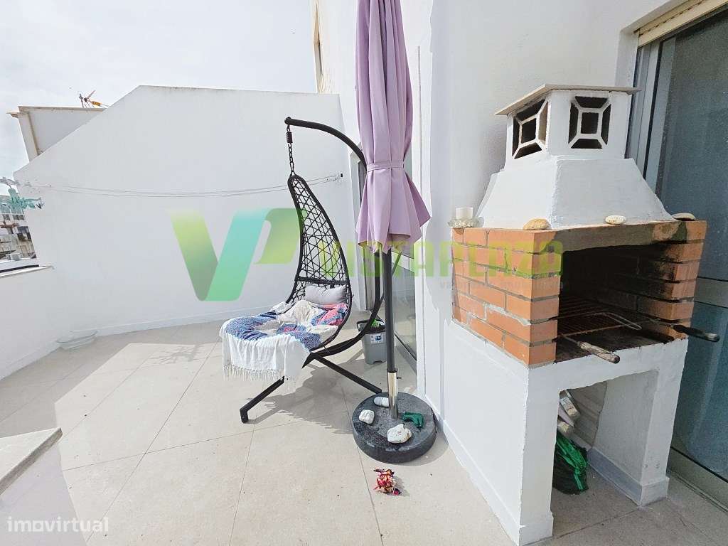 Apartamento Duplex T3 Remodelado no Centro de Portimão-5