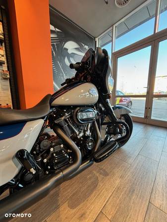 Harley-Davidson Touring Street Glide - 4