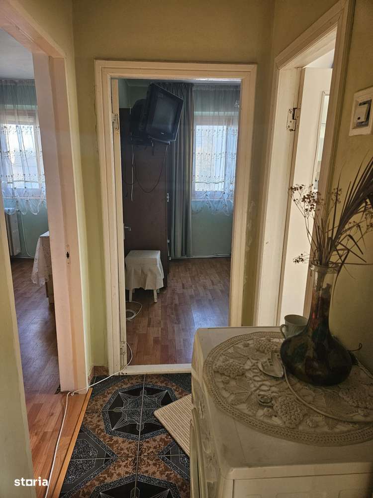 Apartament 3 camere zona Primaverii /Scoala 12 , etaj 4 cu sarpanta-8