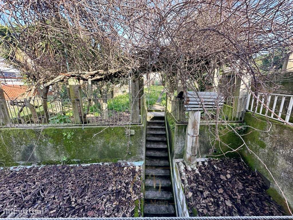 Moradia T4 c/Garagem junto ao rio-21