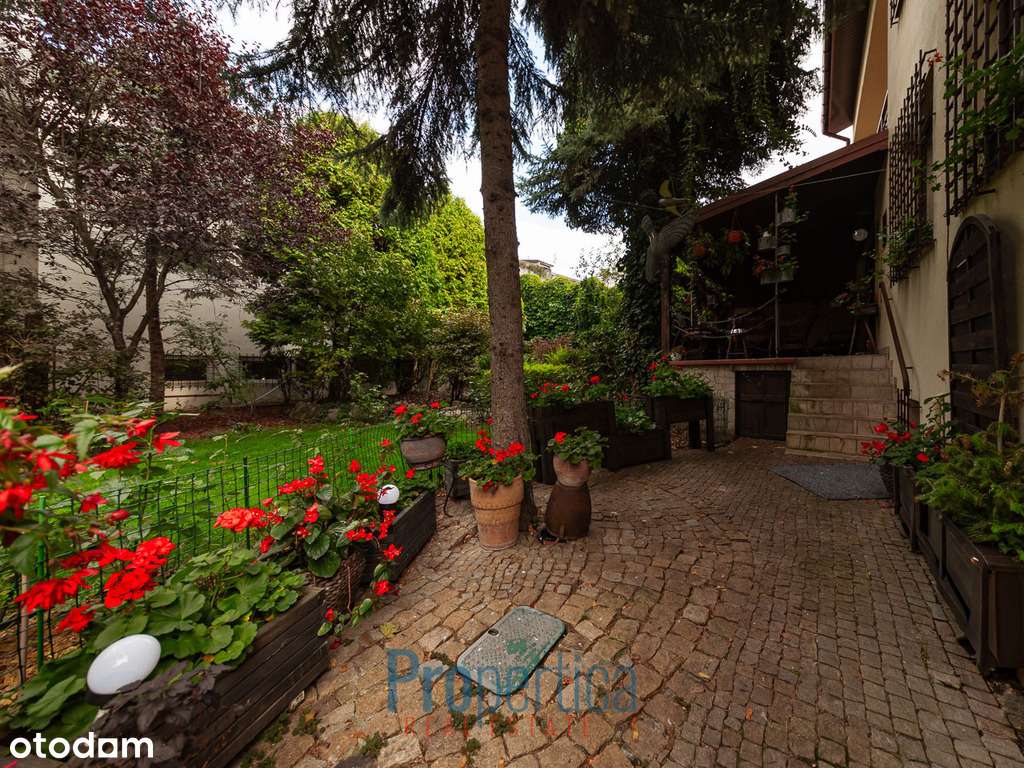 Wyjątkowy komfortowy dom pośród zieleni-8