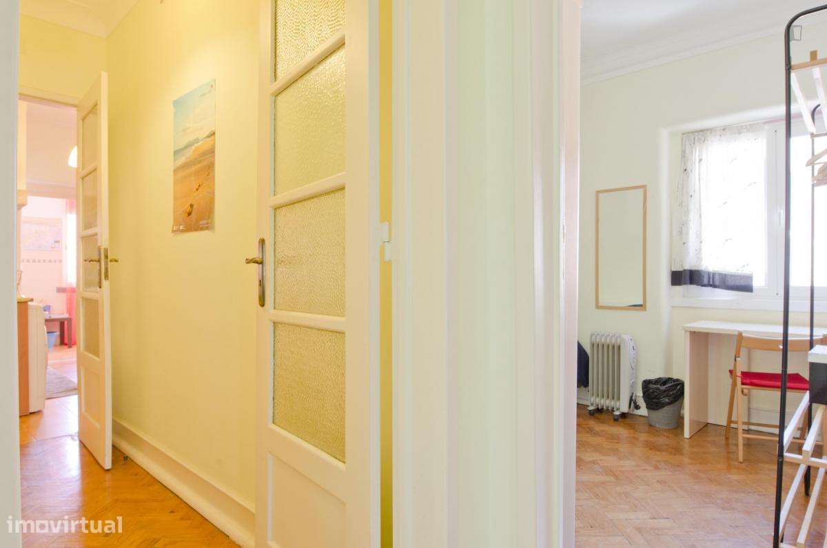 Quarto - localizado em Penha de França Lisbon - Grande imagem: 2/7