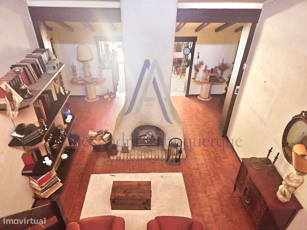 Excelente Moradia Isolada T4 na Charneca da Cotovia-9