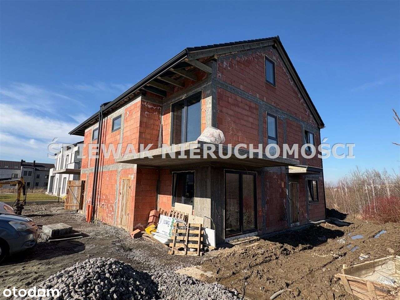 Dwupoziomowe mieszkania blisko centrum miasta!-1