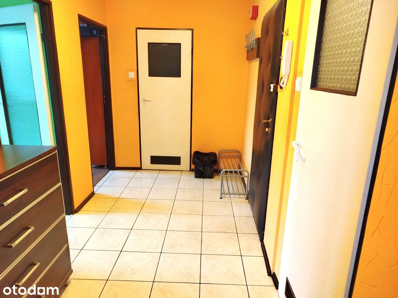 Malczyce/3pokoje/balkon/piwnica/1piętro/blok/pkp 300 m-6