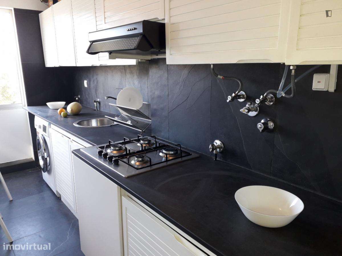 Quarto - localizado em Paço de Arcos Lisbon - Grande imagem: 5/17