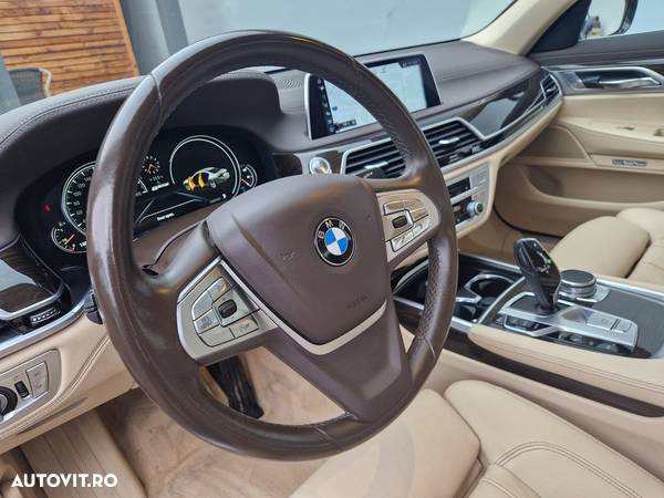 BMW Seria 7 - 34