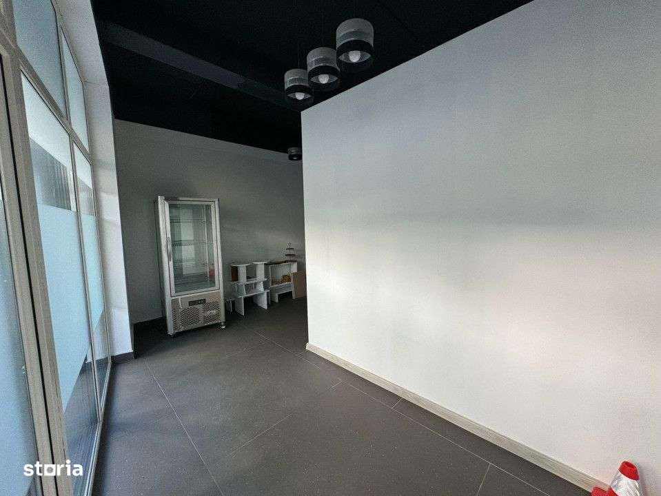 Spatiu comercial, parter, 90 mp utili, vitrina, preluare chiriasi, Dam - Imagine principală: 2/6