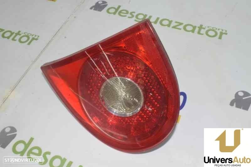 FAROLIM PORTA TRASEIRA DIREITO VOLKSWAGEN GOLF V 2003 -1K6945094E - 2