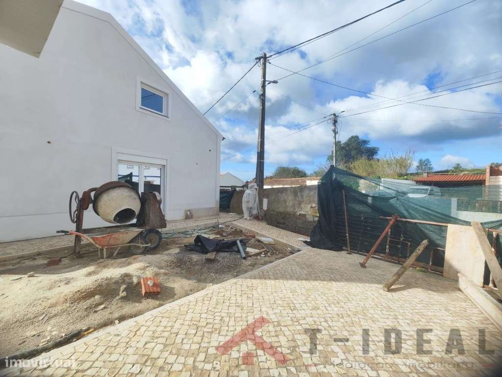 Moradia T3 Nova com Garagem e Espaço Exterior - Grande imagem: 2/28
