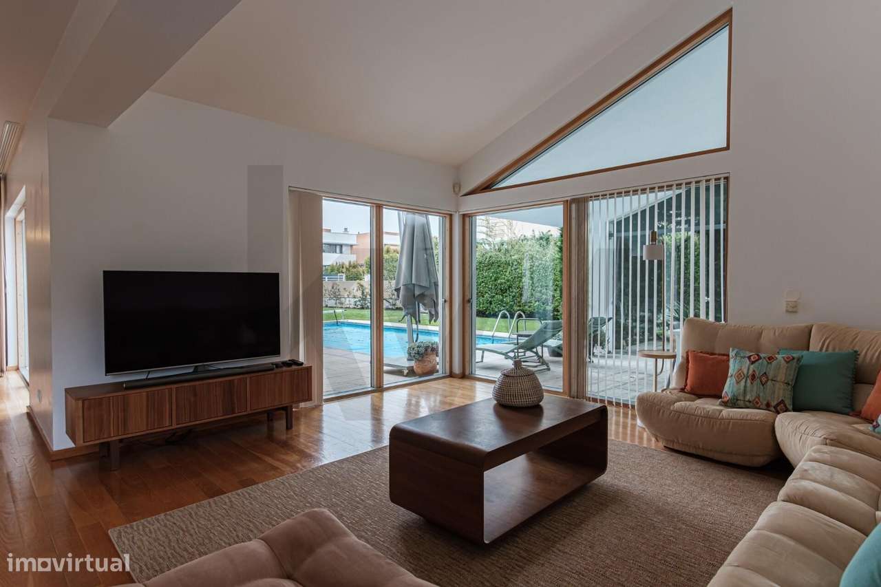 Moradia T5 com piscina para arrendamento no Linhó em Sintra - Grande imagem: 4/60