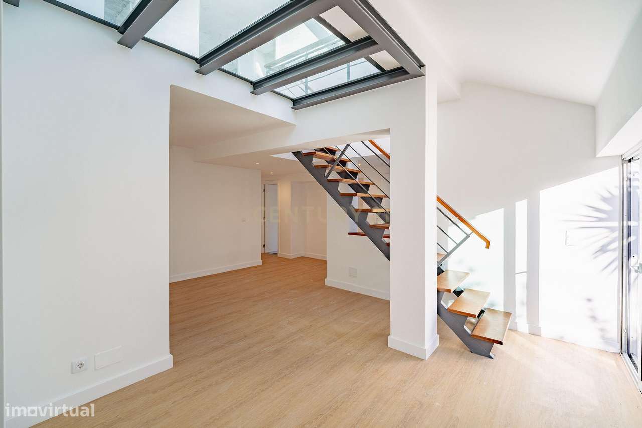 Moradia T6 com Piscina - Charneca de Caparica-38