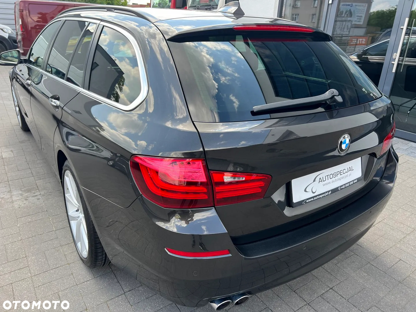 BMW Seria 5 525d Touring - 2