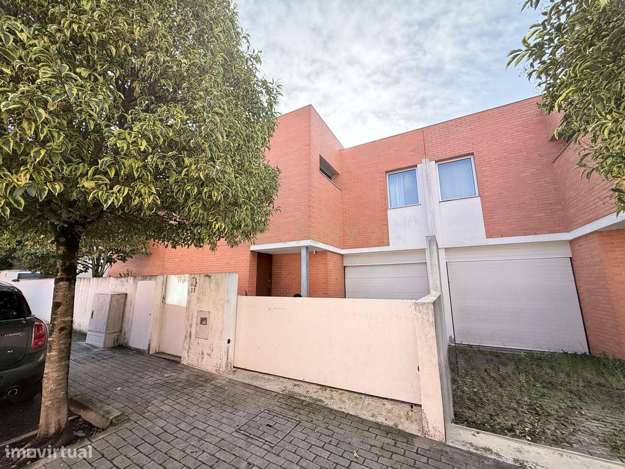 Moradia T3 com suite master, em condomínio de prestígio – Estrada Real-9