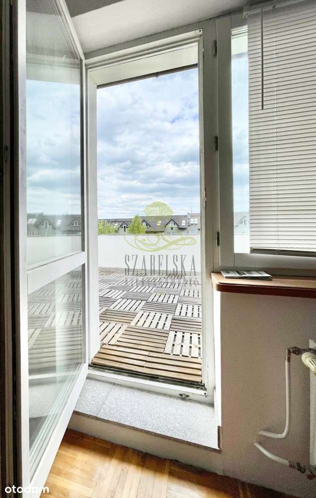 Podzielony na odrębne mieszkania, na działalność !-19