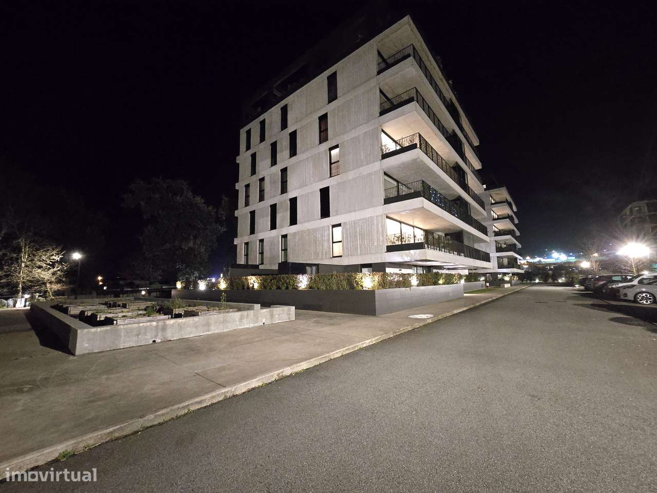 Apartamento T1 com terraço Seminovo.-19