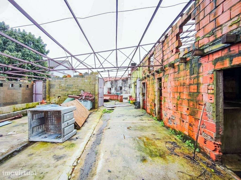 Moradia T2+1 para restauro a 10min Aveiro-19