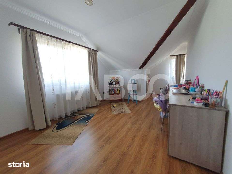 Casa 5 camere 3 bai 2 terase garaj magazie de vanzare 180 mp utili-8