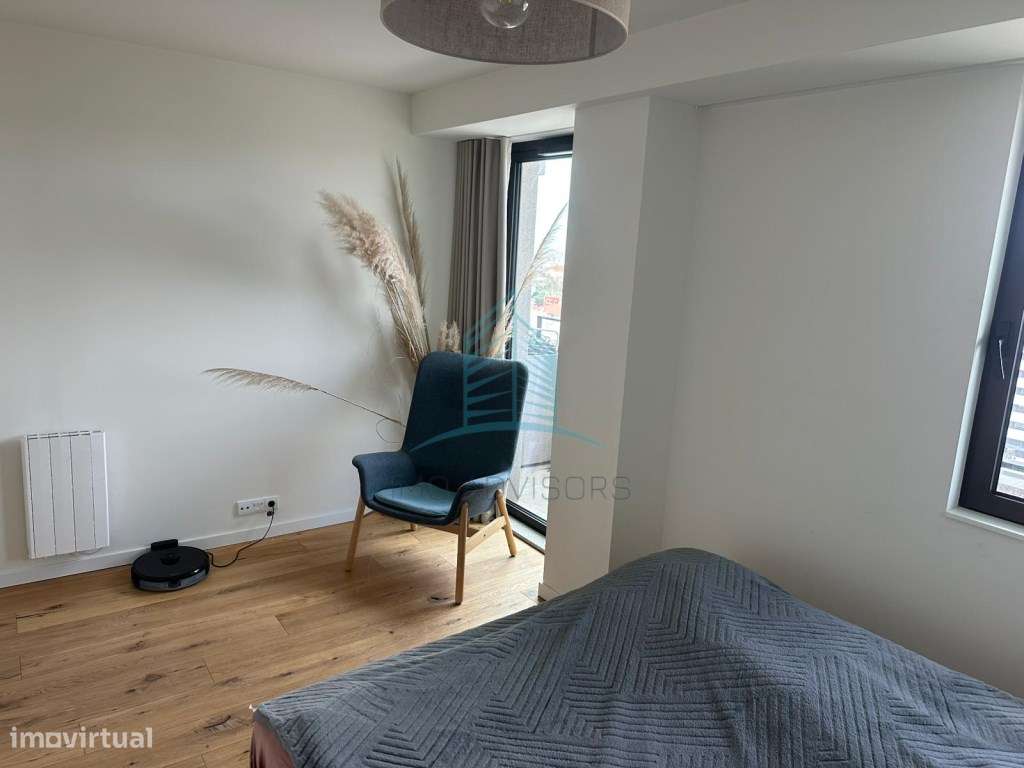 Arrenda se T2 com varanda ( SEM MOBILIA ) - Grande imagem: 2/22